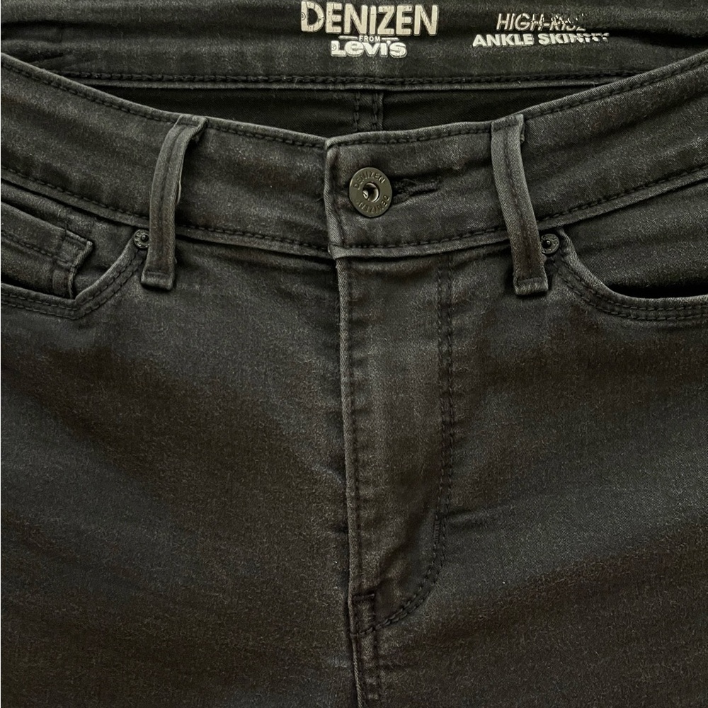 COPY - Denizen from Levi’s| Women's High Rise, Ankle, Skinny Jean| Size 6S| Bla…